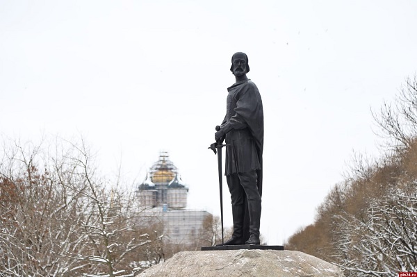 dovmont pamytnik