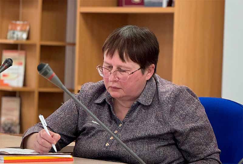 inna ivanova na konferentcii