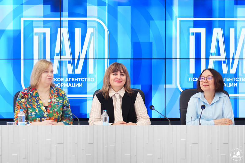 presskonferencz130426 2